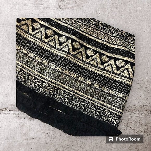 Cute Romeo & Juliet Couture skirt with fun fringe - Picture 2 of 13